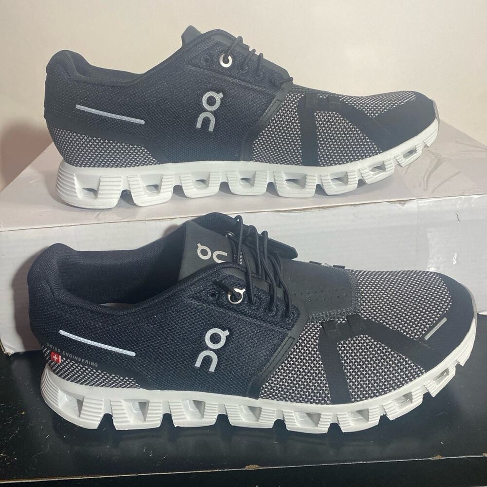 On Running' Women's Cloud 5 Combo - Black / Alloy , Size W10 (70.98846)